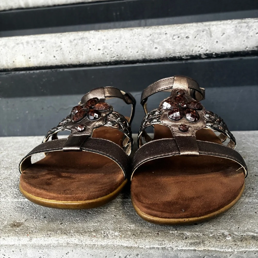 Easy Spirit Eshattie bronze metallic Rhinestone Embellished t-strap flat Sandals